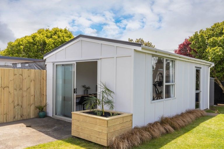 Photo of property in 319 Carrington Street, Vogeltown, New Plymouth, 4310