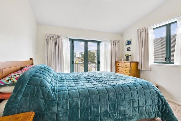 Photo of property in 8 Hall Avenue, Newtown, Wellington, 6021