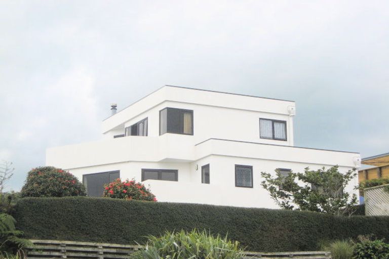 Photo of property in 33 Veale Road, Frankleigh Park, New Plymouth, 4371