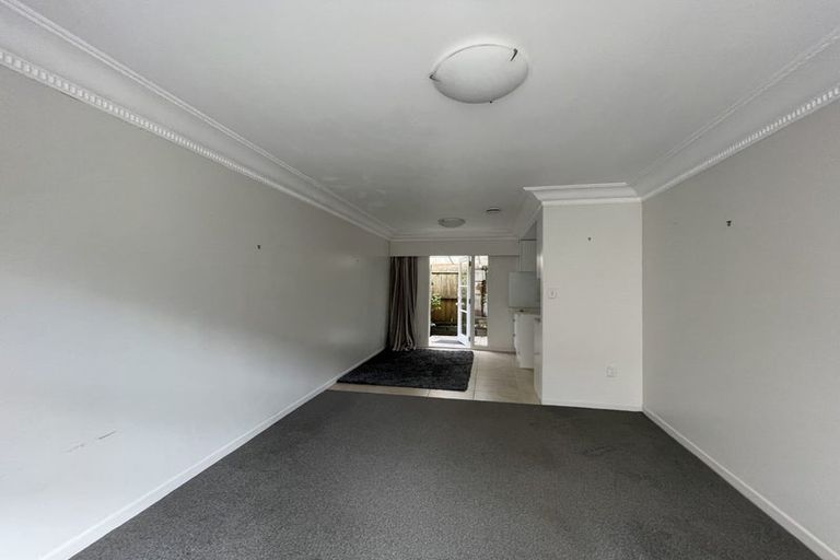 Photo of property in 1/30 Alamein Avenue, Belmont, Auckland, 0622