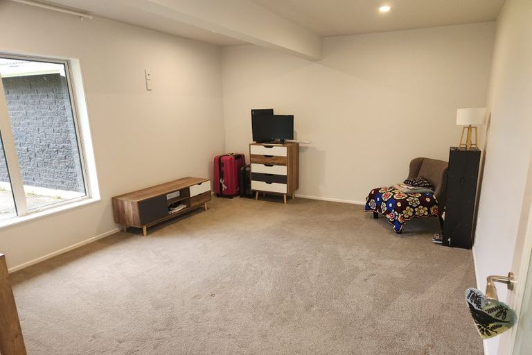 Photo of property in 7a Lesley Grove, Waikanae, 5036