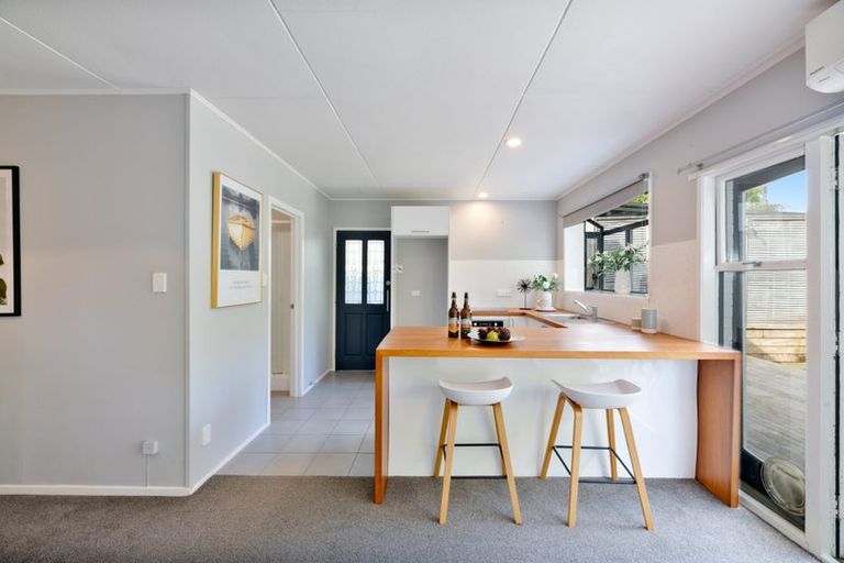 Photo of property in 2/45 Cron Avenue, Te Atatu South, Auckland, 0610