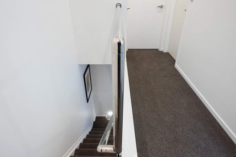 Photo of property in 19 Waru Lane, Te Atatu Peninsula, Auckland, 0610