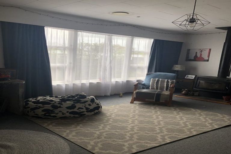 Photo of property in 25 Moreton Road, Carterton, 5713