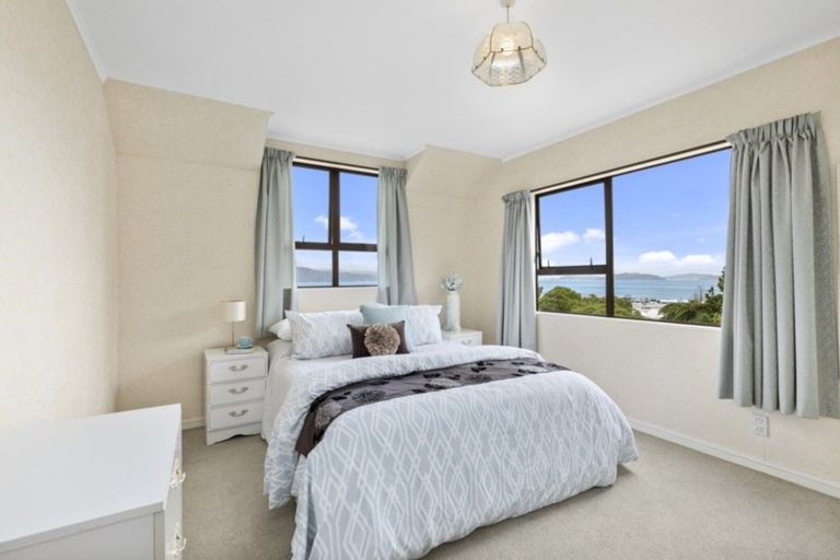 Photo of property in 14 Stanhope Grove, Korokoro, Lower Hutt, 5012