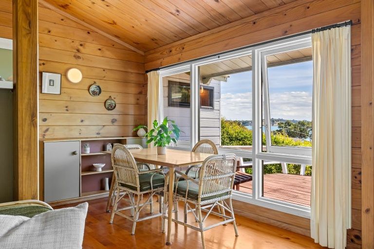 Photo of property in 30 De Luen Avenue, Tindalls Beach, Whangaparaoa, 0930