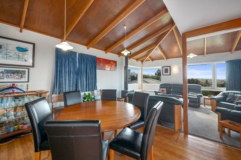 Photo of property in 315 Glenfield Road, Glenfield, Auckland, 0629