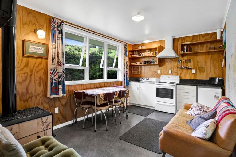 Photo of property in 48a-b Whangamomona Road, Whangamomona, Stratford, 4396