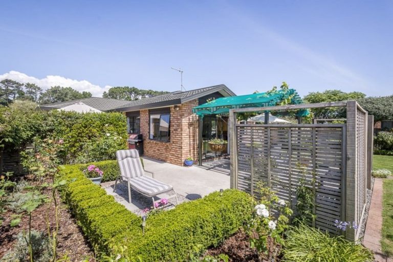 Photo of property in 1 Jeannie Way, Waikanae Beach, Waikanae, 5036