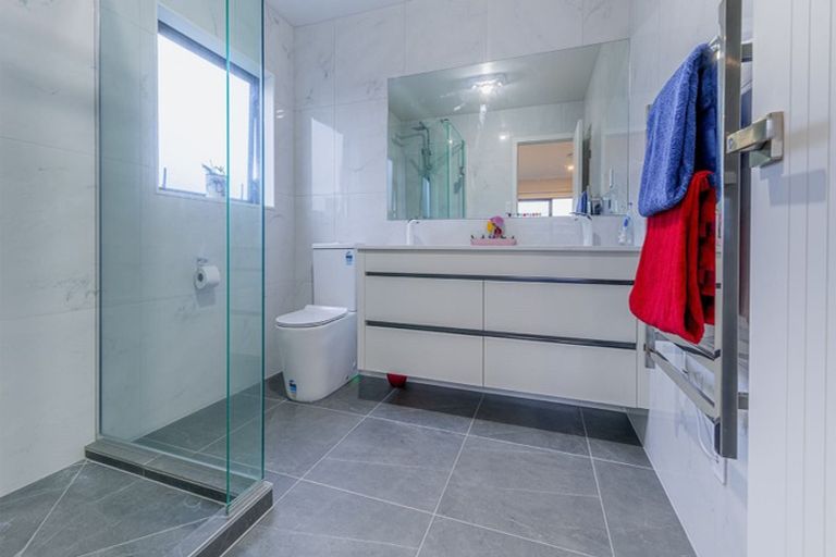 Photo of property in 48 Eighth View Avenue, Beachlands, Auckland, 2018