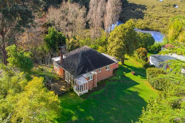 Photo of property in 22 Lowtherhurst Road, Massey, Auckland, 0614