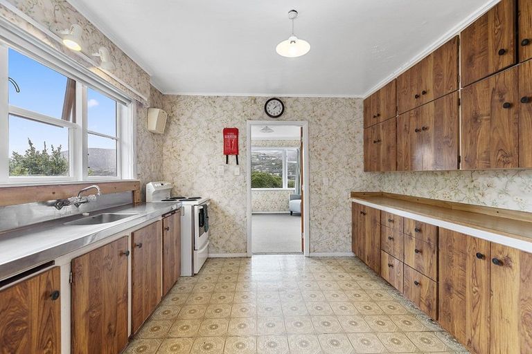 Photo of property in 7 Rewa Terrace, Tawa, Wellington, 5028