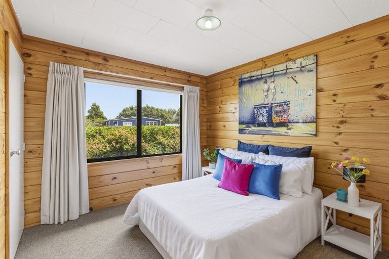 Photo of property in 130 Renown Road, Raumati South, Paraparaumu, 5032