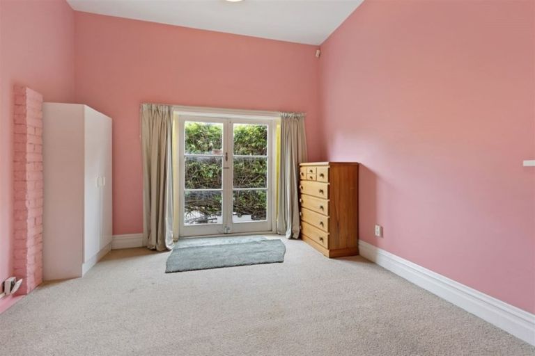 Photo of property in 208 Springfield Road, St Albans, Christchurch, 8014