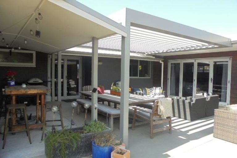 Photo of property in 104 Avenue Road, Greenmeadows, Napier, 4112