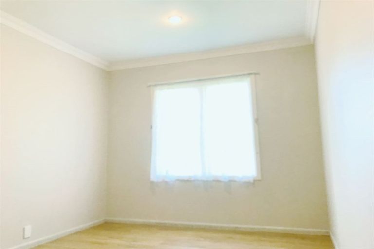 Photo of property in 15 Ayrton Street, Te Atatu South, Auckland, 0610