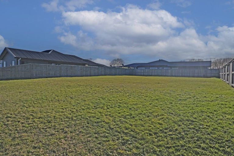 Photo of property in 37 Huka Heights Drive, Rangatira Park, Taupo, 3330