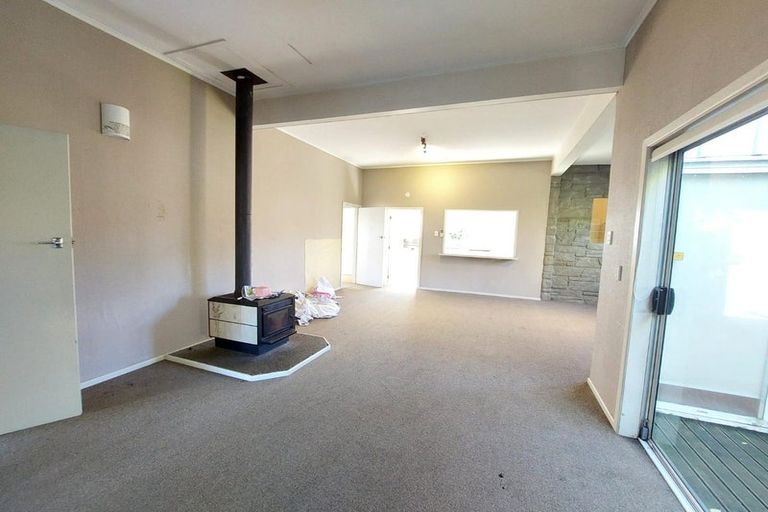 Photo of property in 3 Croydon Road, New Lynn, Auckland, 0600