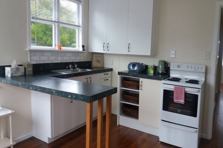 Photo of property in 86 Brandon Street, Featherston, 5710