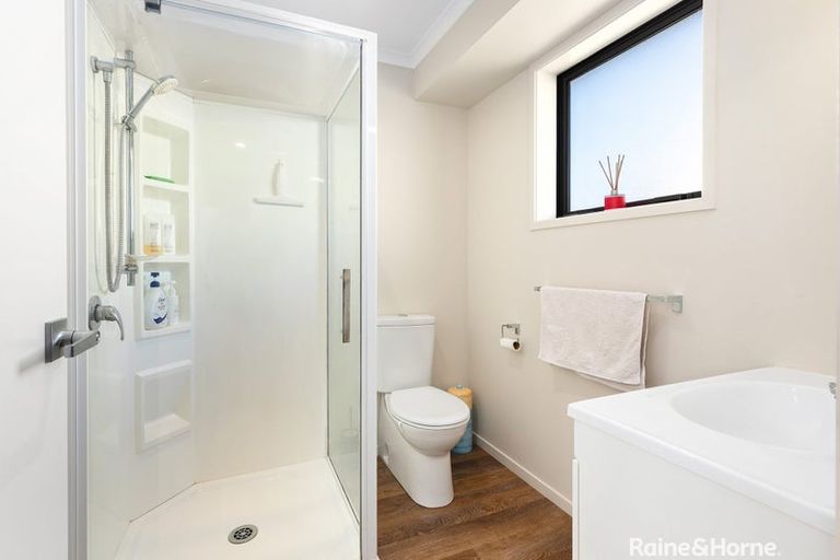 Photo of property in 21 Cambridge Road, Martinborough, 5711