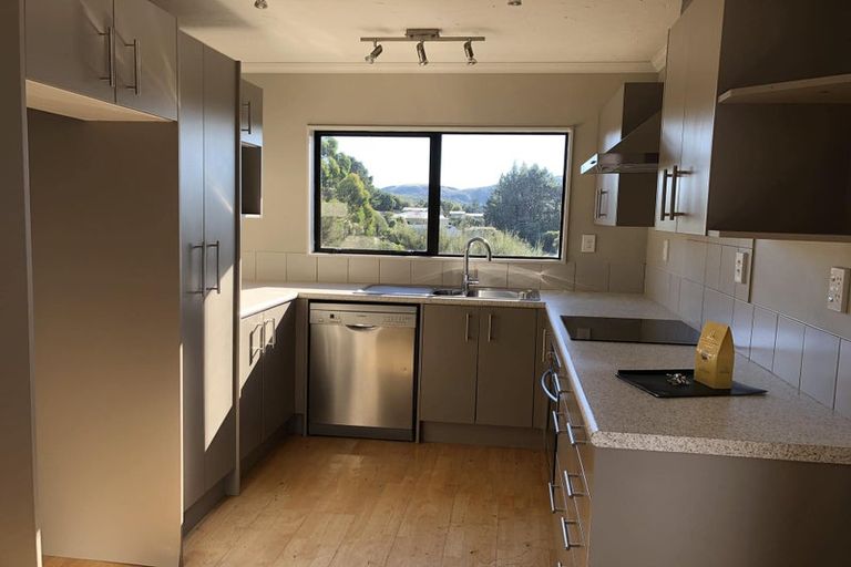 Photo of property in 15 Fenchurch Grove, Stokes Valley, Lower Hutt, 5019