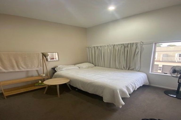Photo of property in 3/206 Manuka Road, Bayview, Auckland, 0629