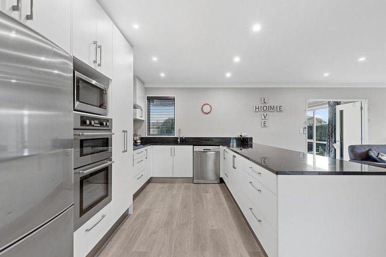 Photo of property in 12 Harakeke Way, Rangiora, 7400