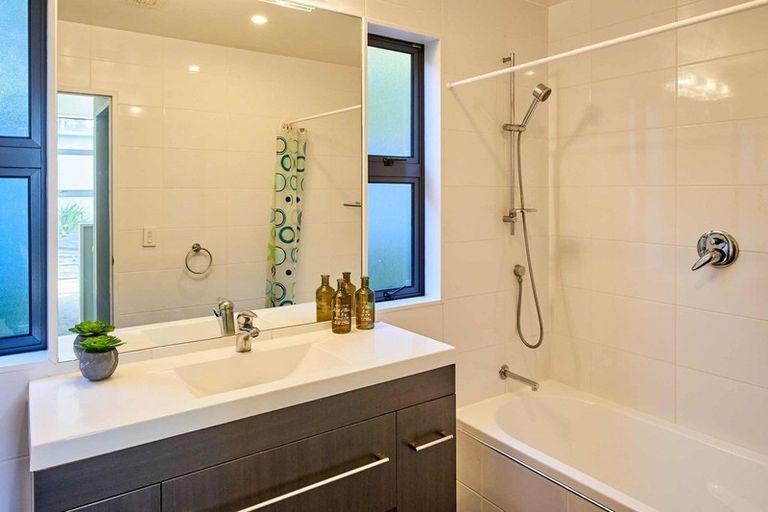 Photo of property in 10 Pukerua Beach Road, Pukerua Bay, 5026