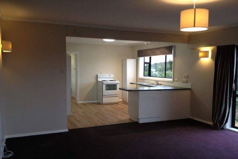 Photo of property in 86 Black Rock Road, Newlands, Wellington, 6037