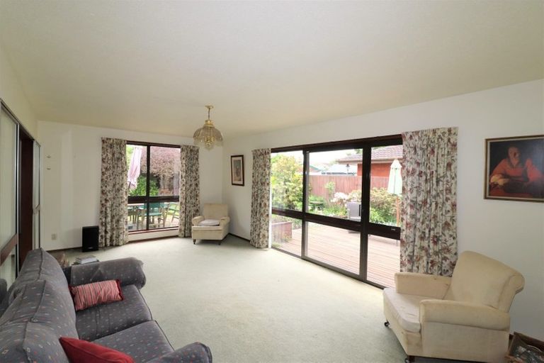 Photo of property in 7 Karnak Crescent, Russley, Christchurch, 8042