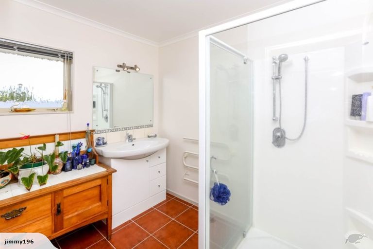 Photo of property in 1 Orlando Close, Frankleigh Park, New Plymouth, 4310