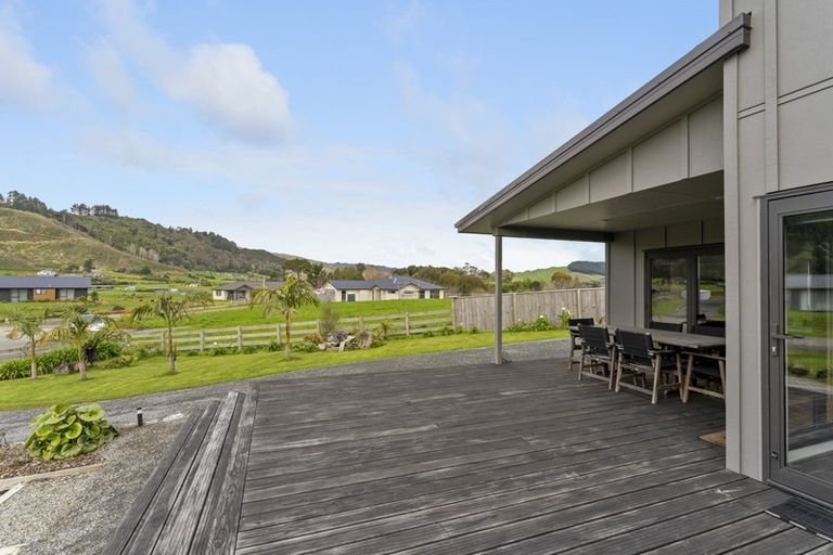 Photo of property in 4 Honoiti Ranapiri Place, Manakau, Levin, 5573