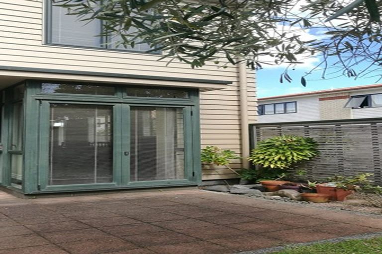 Photo of property in Tuscany Towers, 8/1 Ambrico Place, New Lynn, Auckland, 0600