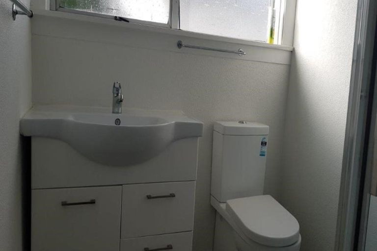 Photo of property in 1/170 Main North Road, Redwood, Christchurch, 8051