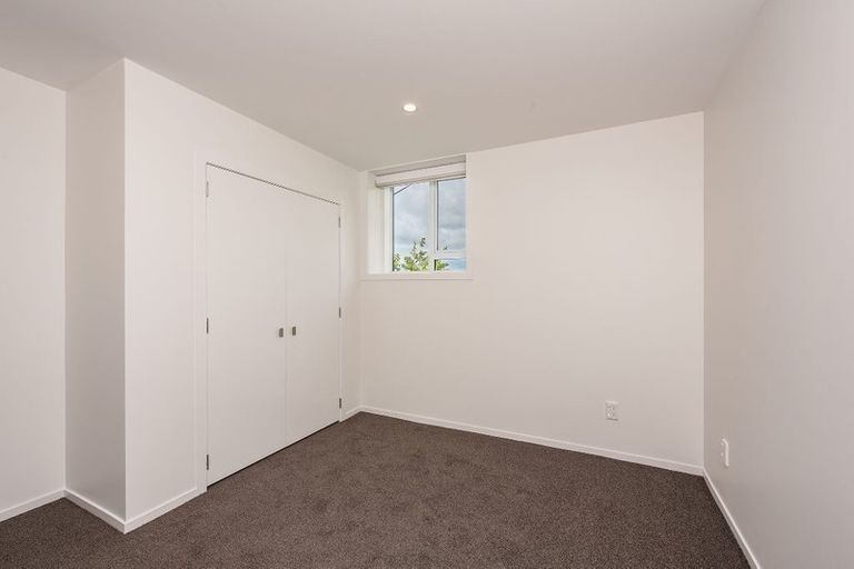 Photo of property in 2/25 Kitchener Terrace, Johnsonville, Wellington, 6037