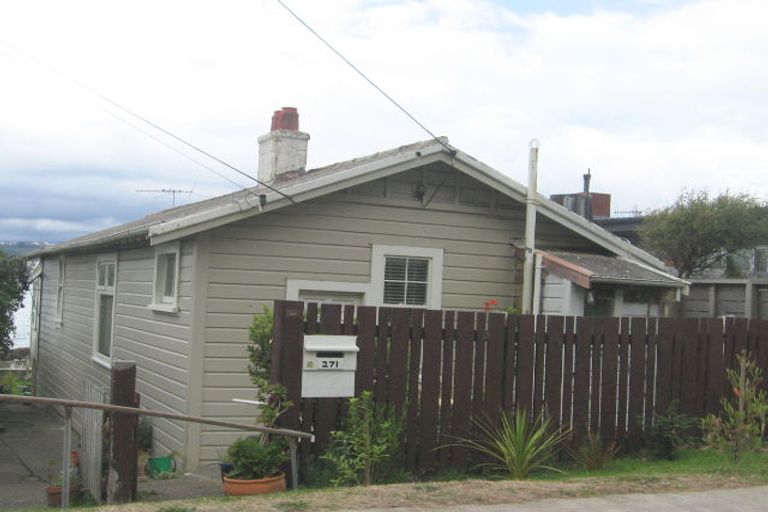 Photo of property in 271 Queens Drive, Lyall Bay, Wellington, 6022
