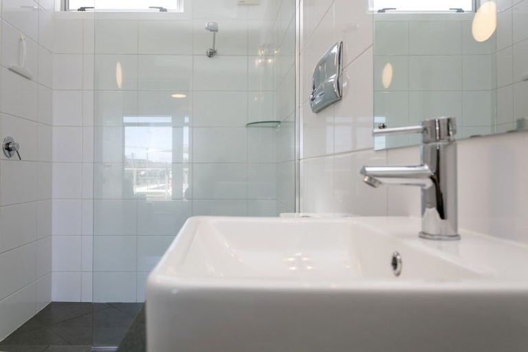 Photo of property in 5/300 Lake Terrace, Two Mile Bay, Taupo, 3330