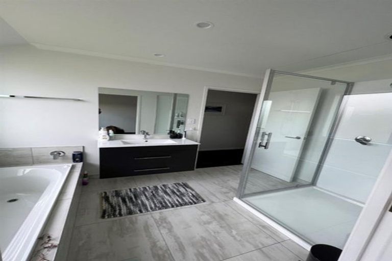 Photo of property in 529 Mangorei Road, Highlands Park, New Plymouth, 4312