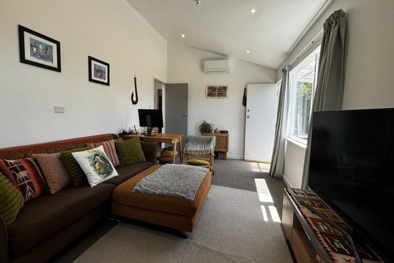 Photo of property in 18 Muri Road, Pukerua Bay, 5026