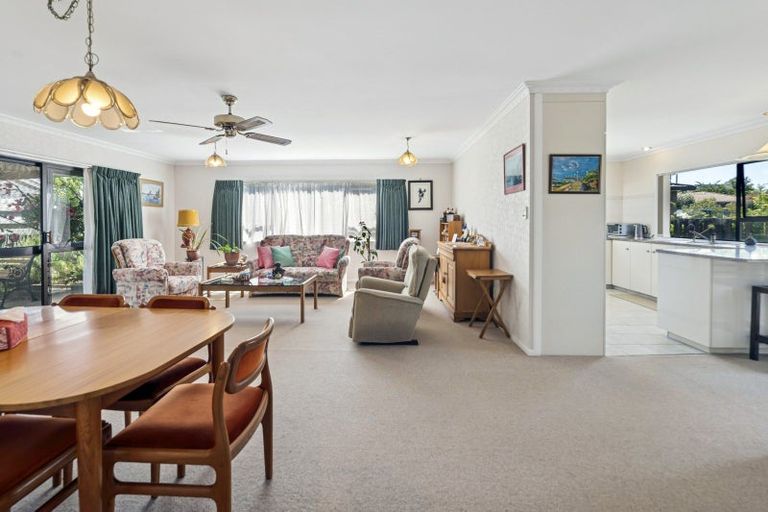 Photo of property in 4 Orchard Place, Lynmore, Rotorua, 3010