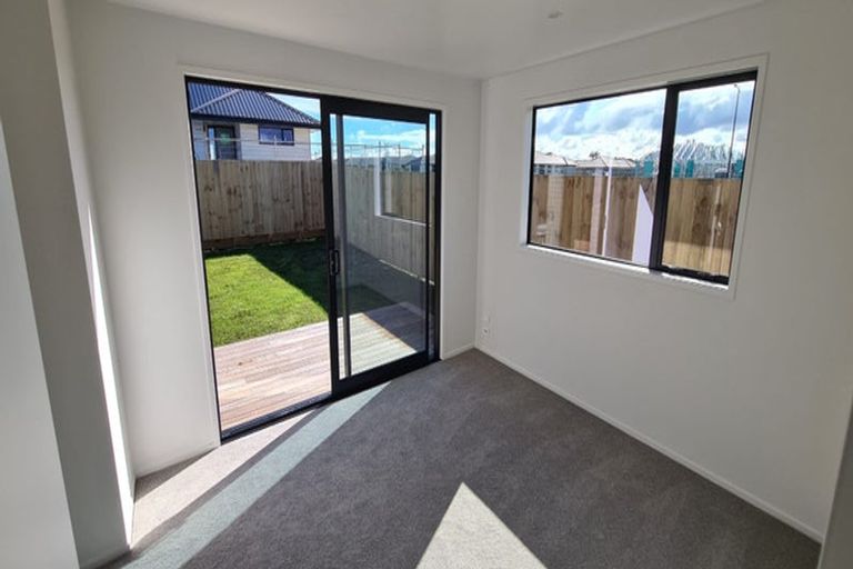 Photo of property in 110 Kaurinui Crescent, One Tree Point, 0118