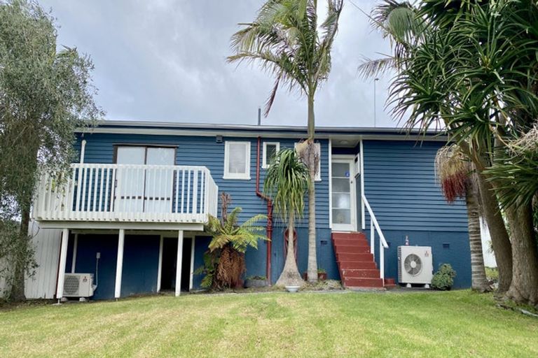 Photo of property in 12 Utting Street, Birkdale, Auckland, 0626