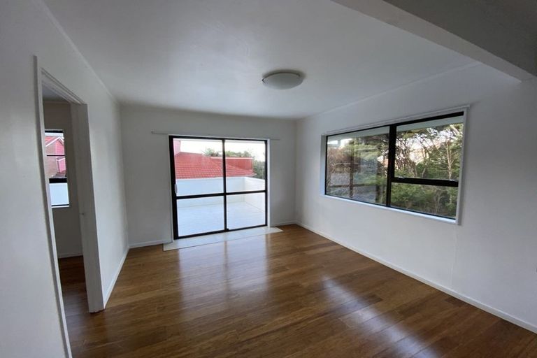 Photo of property in 168 Chelsea View Drive, Chatswood, Auckland, 0626