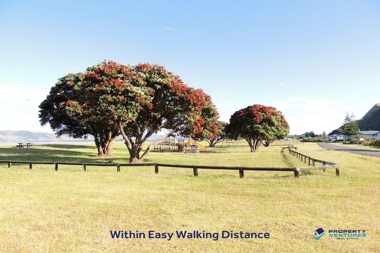 Photo of property in 138 Newcastle Street, Mahia, 4198