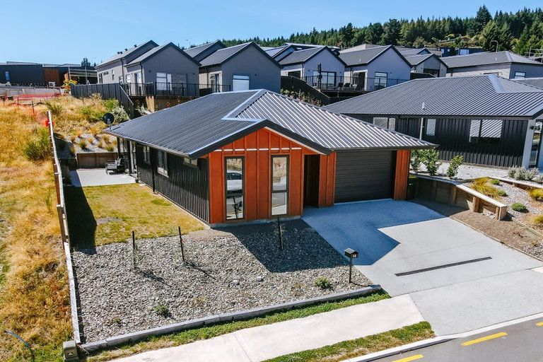 Photo of property in 14 Tuohy Lane, Wanaka, 9305
