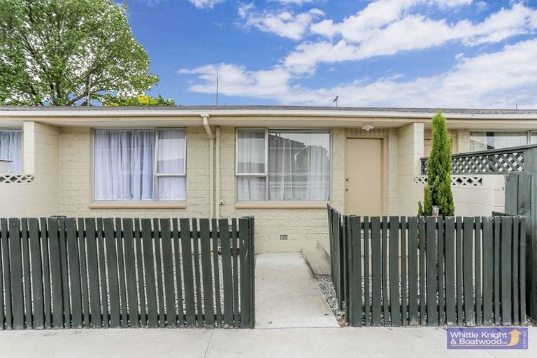 Photo of property in 2/79 Champion Street, Edgeware, Christchurch, 8013