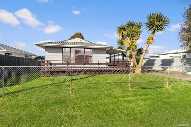 Photo of property in 2/42 Sutton Crescent, Papakura, 2110