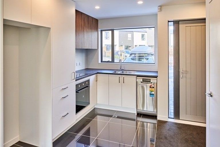 Photo of property in 33 Fraser Avenue, Johnsonville, Wellington, 6037