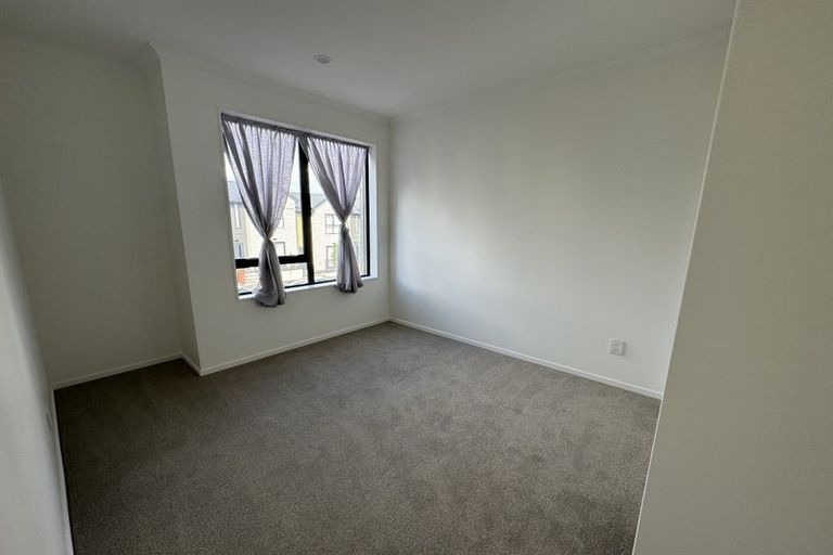 Photo of property in 15 Mahalo Avenue, Wiri, Auckland, 2104
