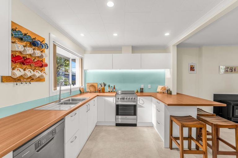 Photo of property in 34 Dunedin Street, Redwood, Christchurch, 8051